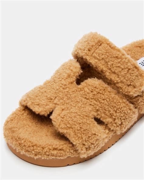 MAYVEN Camel Faux Shearling Slide .